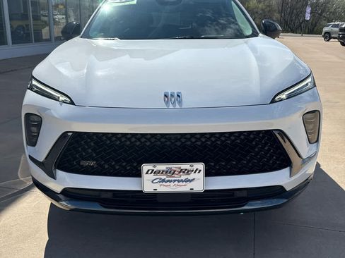 Used 2024 Buick Envision Sport Touring image 4