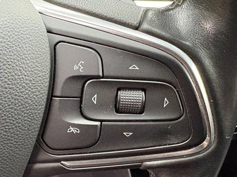 Used 2020 Buick Encore GX Essence FWD image 26