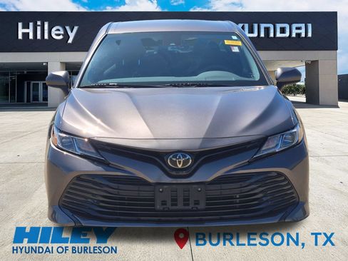 Used 2020 Toyota Camry LE FWD image 7