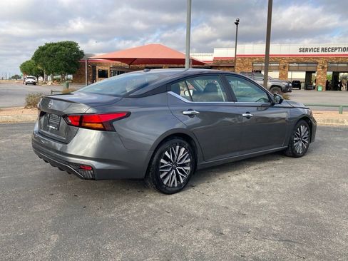 Used 2025 Nissan Altima 2.5 SV image 5