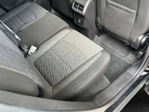 Used 2024 Chevrolet Equinox LT FWD image 24
