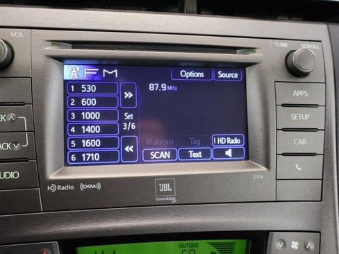 Used 2015 Toyota Prius Five image 21