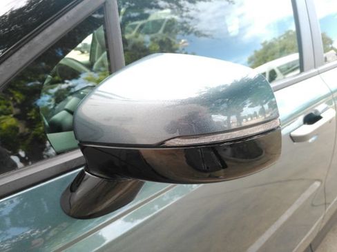 Used 2024 Kia Carnival EX FWD image 15