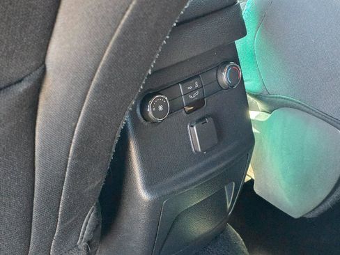 Used 2017 Ford Explorer XLT image 21