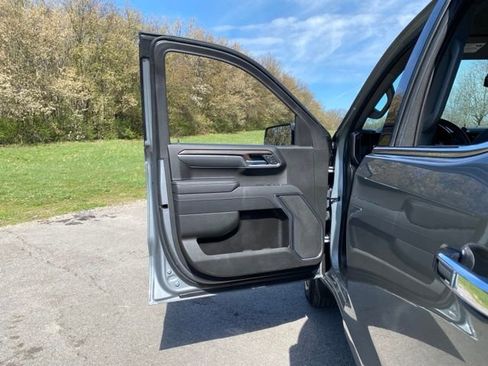 Used 2025 GMC Sierra 1500 SLT image 17