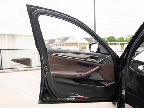 Used 2021 BMW M550i xDrive w/ Premium Package image 45