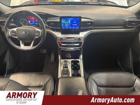 Used 2021 Ford Explorer XLT image 36
