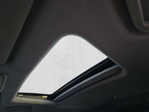 Used 2022 Honda CR-V Touring image 16