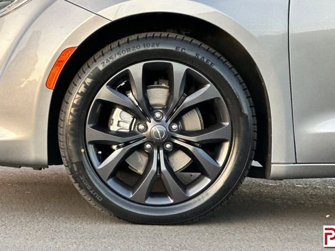 Used 2019 Chrysler Pacifica Touring Plus w/ S Appearance Package image 38