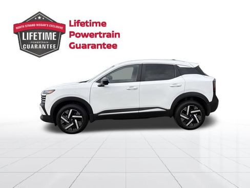 Used 2026 Nissan Kicks SV FWD image 2