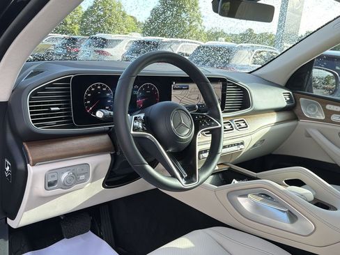 Certified 2025 Mercedes-Benz GLE 350 4MATIC image 11
