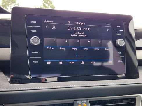 Certified 2025 Volkswagen Taos SE AWD/4WD image 13