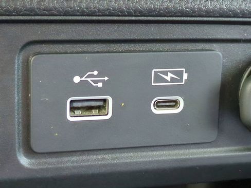 Used 2024 Honda Pilot Touring image 23