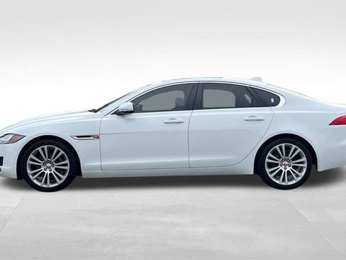 Used 2020 Jaguar XF Prestige image 7