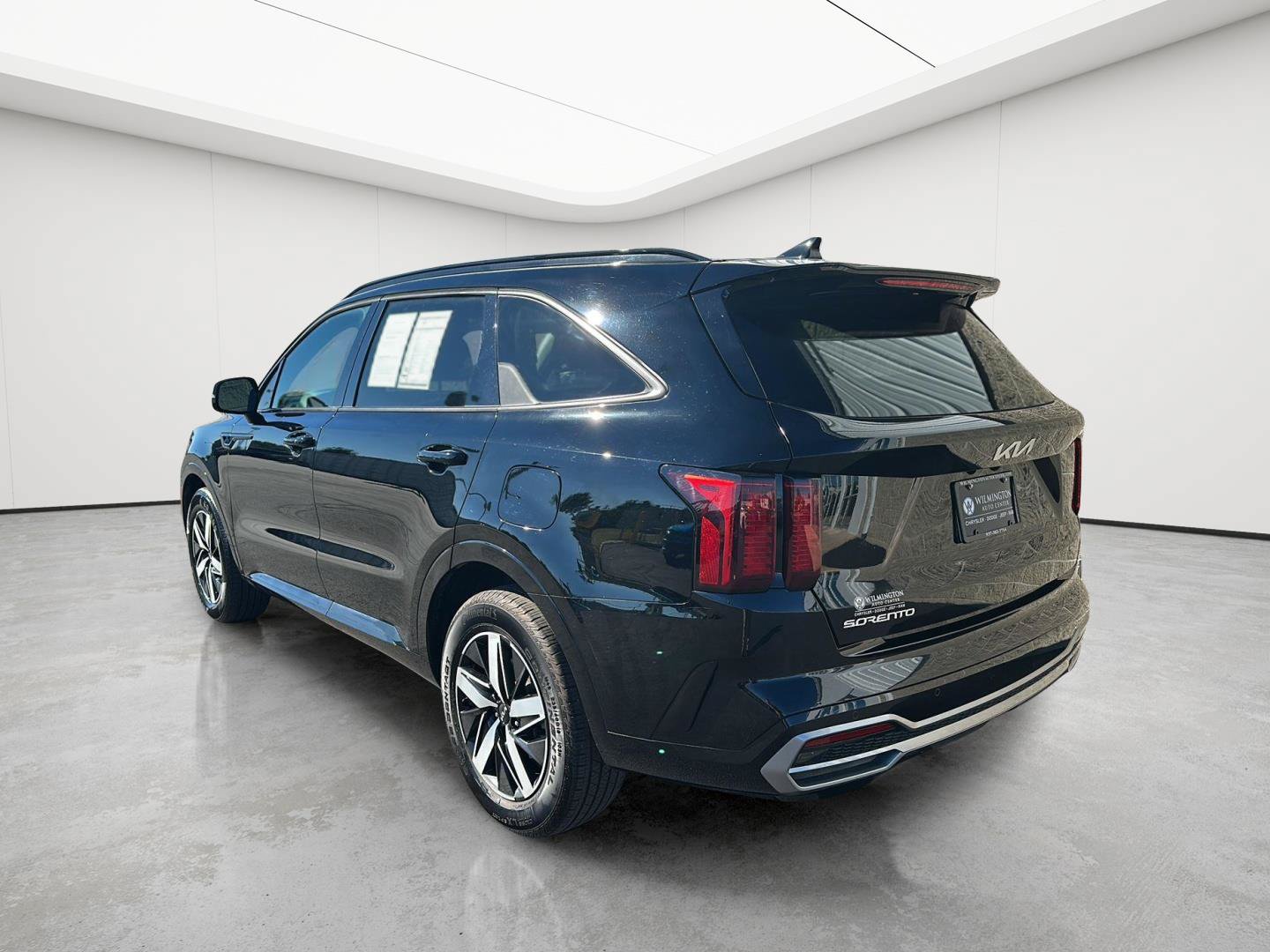 Used 2023 Kia Sorento S w/ Panoramic Sunroof Package FWD image 39