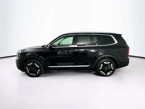 Used 2025 Kia Telluride S FWD image 4
