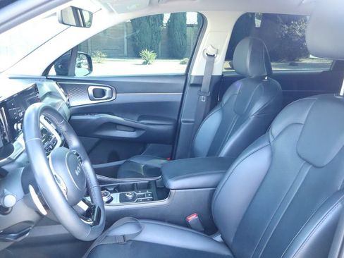 Used 2023 Kia Sorento EX FWD image 10