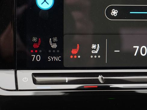 Used 2025 Volkswagen Atlas SE image 42