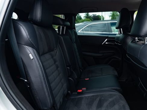 Used 2022 Mitsubishi Outlander SE FWD image 21