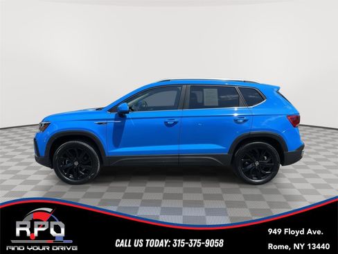 Used 2023 Volkswagen Taos SE w/ Black Wheel Package AWD/4WD image 2