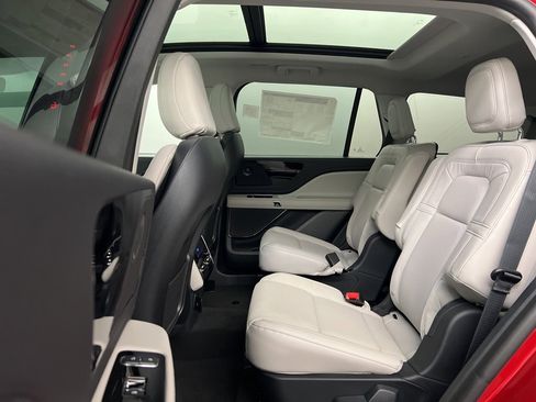 New 2025 Lincoln Aviator Reserve image 33