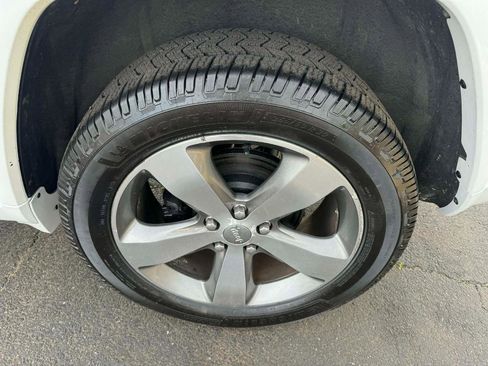 Used 2015 Jeep Grand Cherokee Limited w/ Luxury Group II AWD/4WD image 24