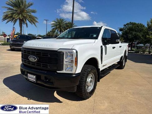 Certified 2025 Ford F250 XL w/ XL Off-Road Package AWD/4WD image 4