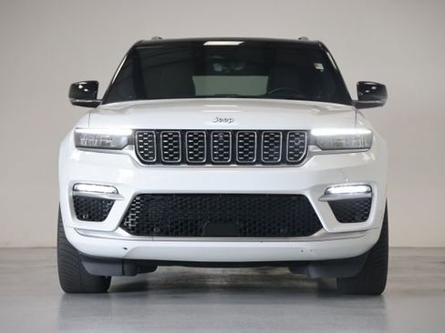 Used 2022 Jeep Grand Cherokee Summit AWD/4WD image 2