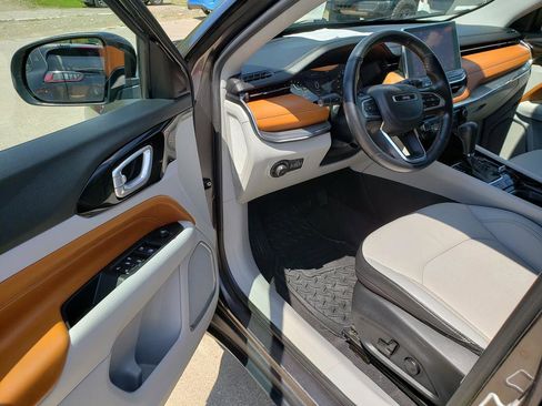 Certified 2022 Jeep Compass Limited AWD/4WD image 11