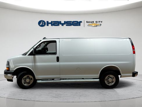 Used 2025 Chevrolet Express 2500 w/ Driver Convenience Package RWD image 4