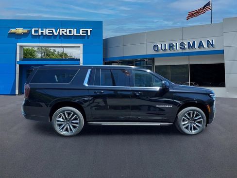 New 2026 Chevrolet Suburban LS w/ LS Custom Edition AWD/4WD image 2