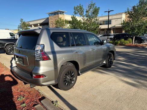 Certified 2023 Lexus GX 460 Premium w/ Premium Package AWD/4WD image 3