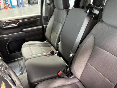 Used 2024 Chevrolet Silverado 1500 LT AWD/4WD image 25