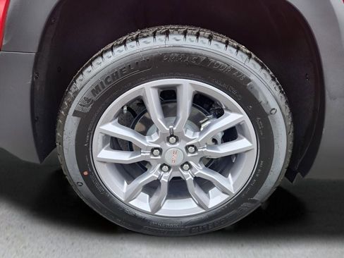 Used 2022 GMC Terrain SLT image 11