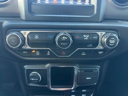 Used 2023 Jeep Wrangler Unlimited Sport AWD/4WD image 12