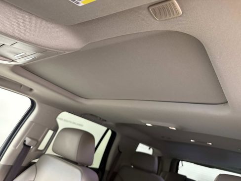 Used 2019 Chevrolet Tahoe LT w/ Luxury Package AWD/4WD image 21