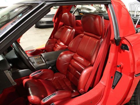 Used 1990 Chevrolet Corvette Coupe RWD image 35