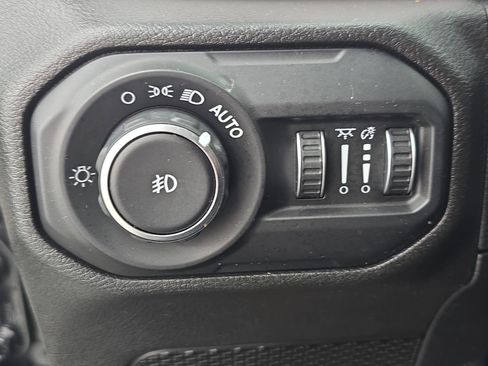 Used 2021 Jeep Wrangler Unlimited Islander image 25