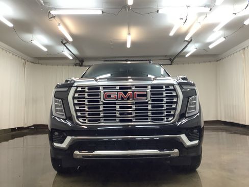 Used 2025 GMC Yukon Denali image 11