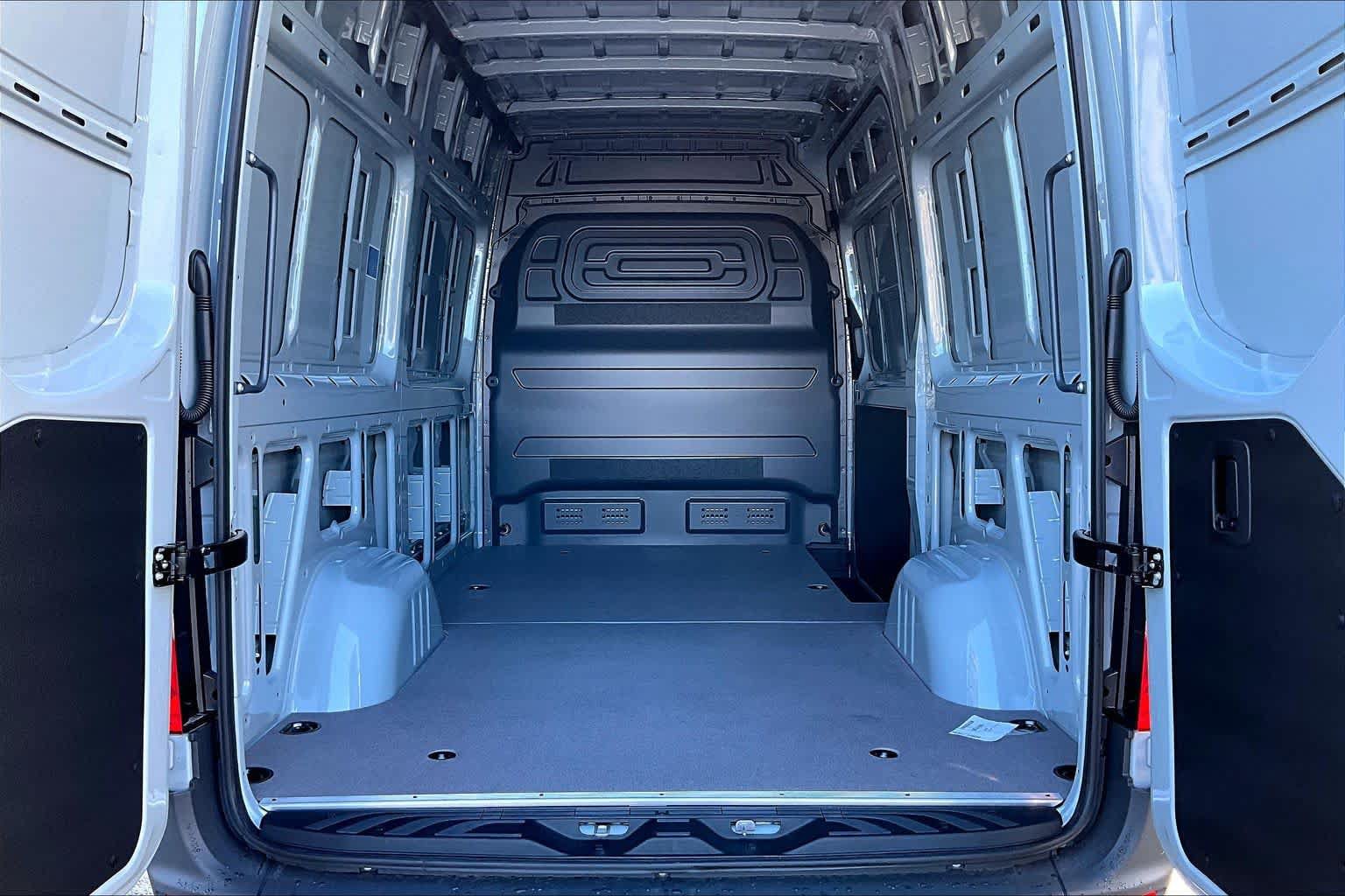 Used 2026 Mercedes-Benz Sprinter 2500 image 18
