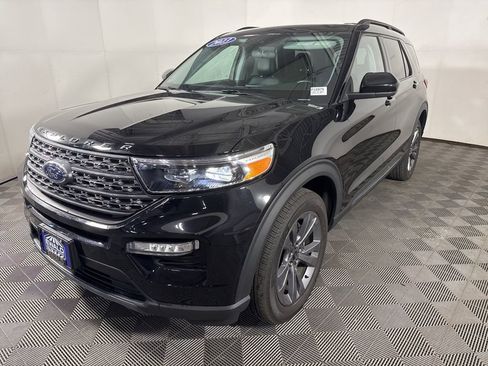 Used 2023 Ford Explorer XLT w/ Equipment Group 202A AWD/4WD image 5