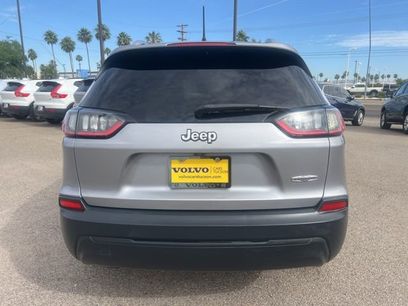 Used 2019 Jeep Cherokee Latitude Plus
