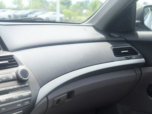 Used 2011 Honda Accord LX image 17