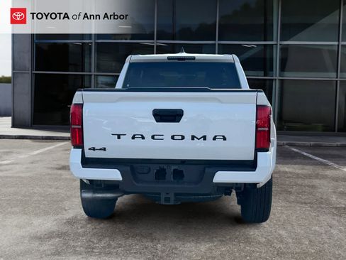 Used 2025 Toyota Tacoma TRD Sport image 10