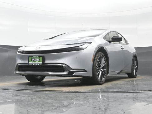 Used 2024 Toyota Prius XLE image 27