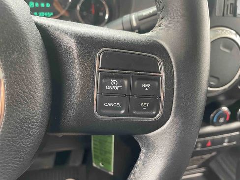 Used 2018 Jeep Wrangler Unlimited Sahara image 29