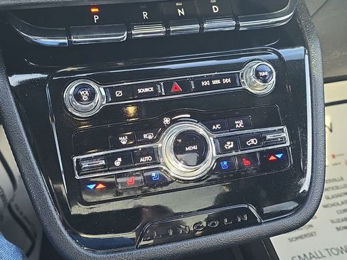 Used 2021 Lincoln Corsair Reserve w/ Equipment Group 201A image 19