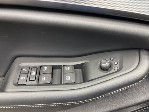 New 2025 Jeep Grand Cherokee L Altitude RWD image 8