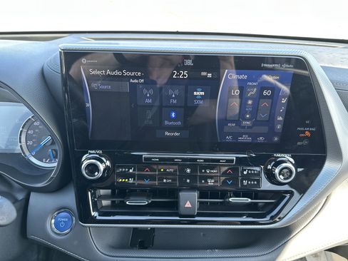 Certified 2022 Toyota Highlander Platinum image 20