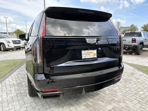 Used 2024 Cadillac Escalade Sport w/ LPO, ONYX Package AWD/4WD image 10